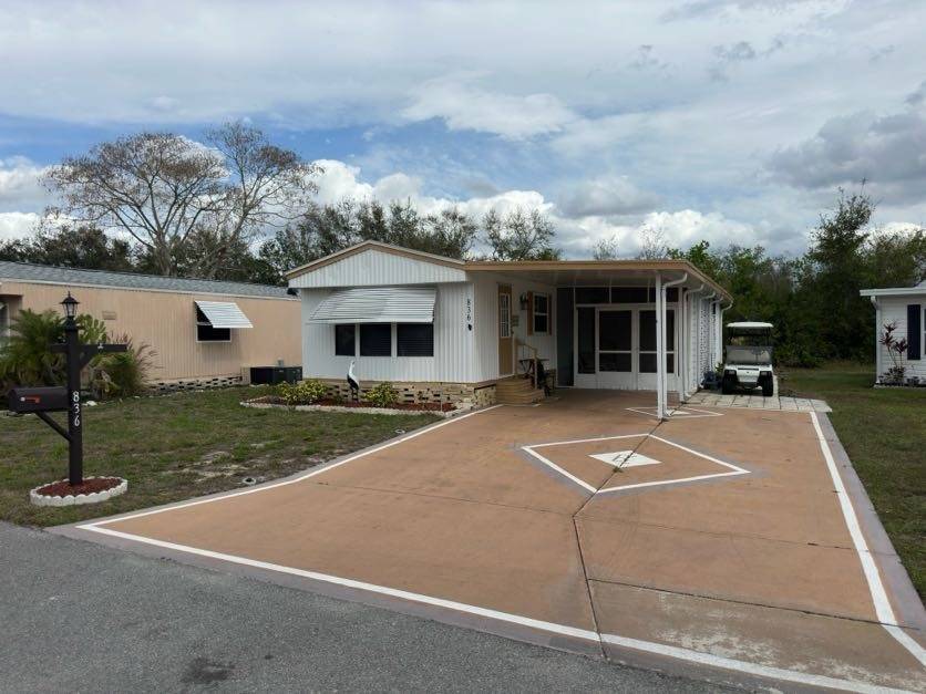 836 Sandtrap Circle a Winter Haven, FL Mobile or Manufactured Home for Sale